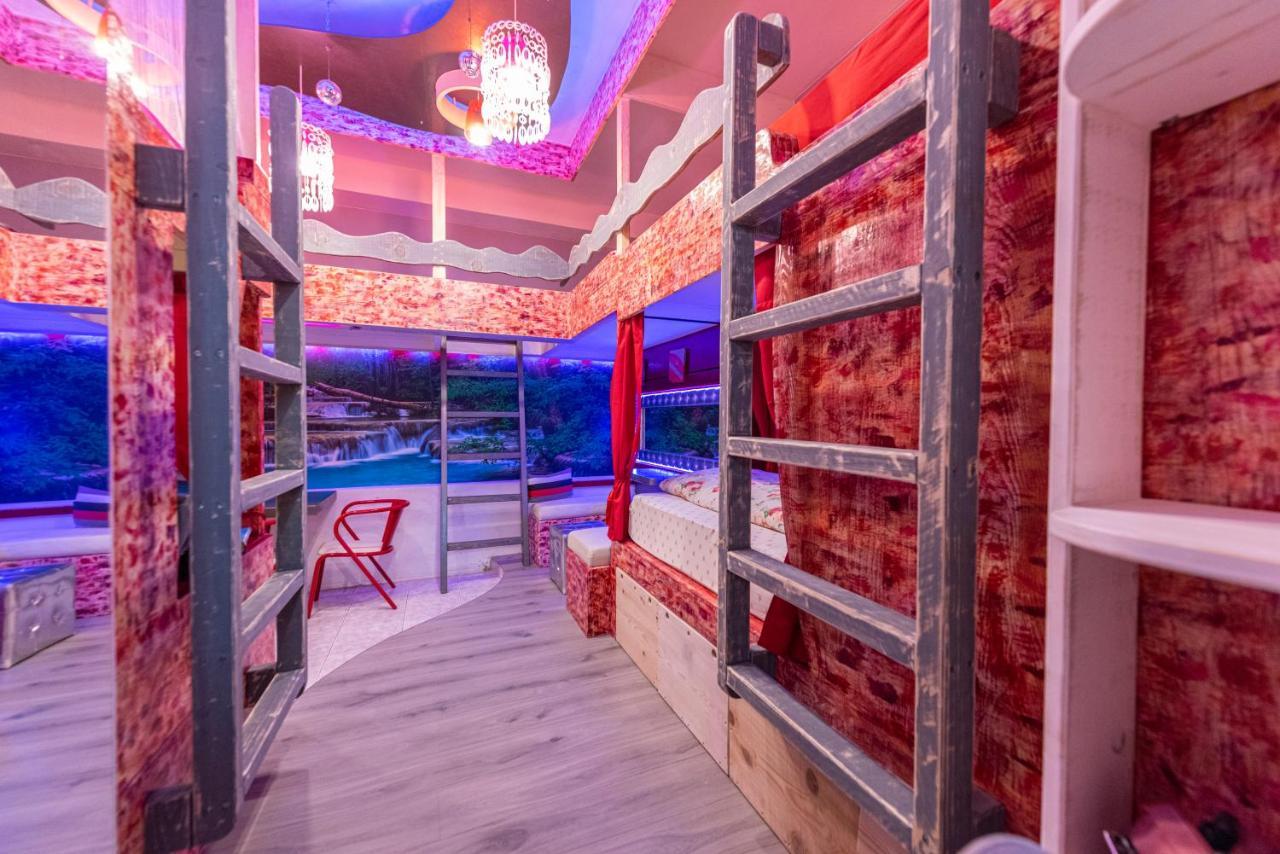 Ricardo Team-Hostel Пиешчана Увала Екстериор снимка