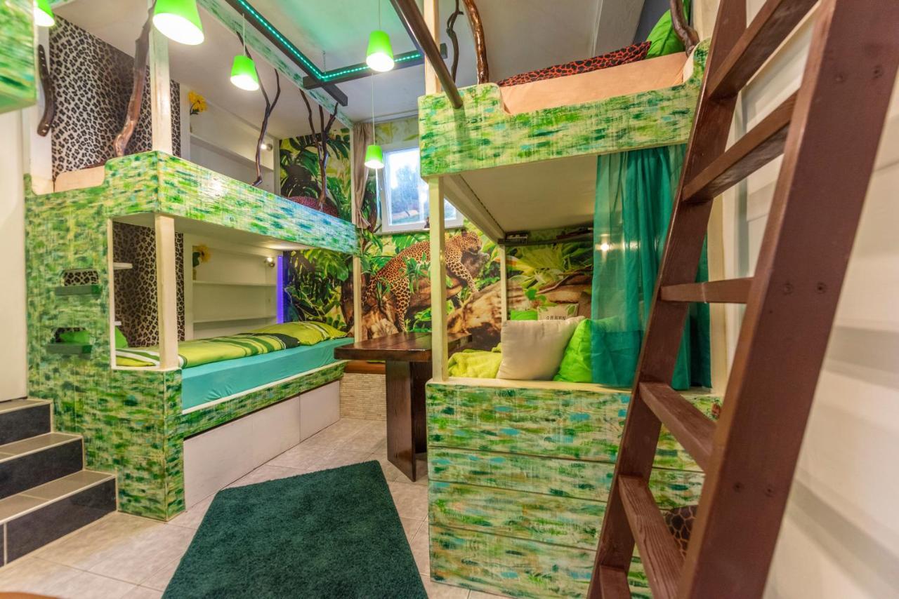 Ricardo Team-Hostel Пиешчана Увала Екстериор снимка