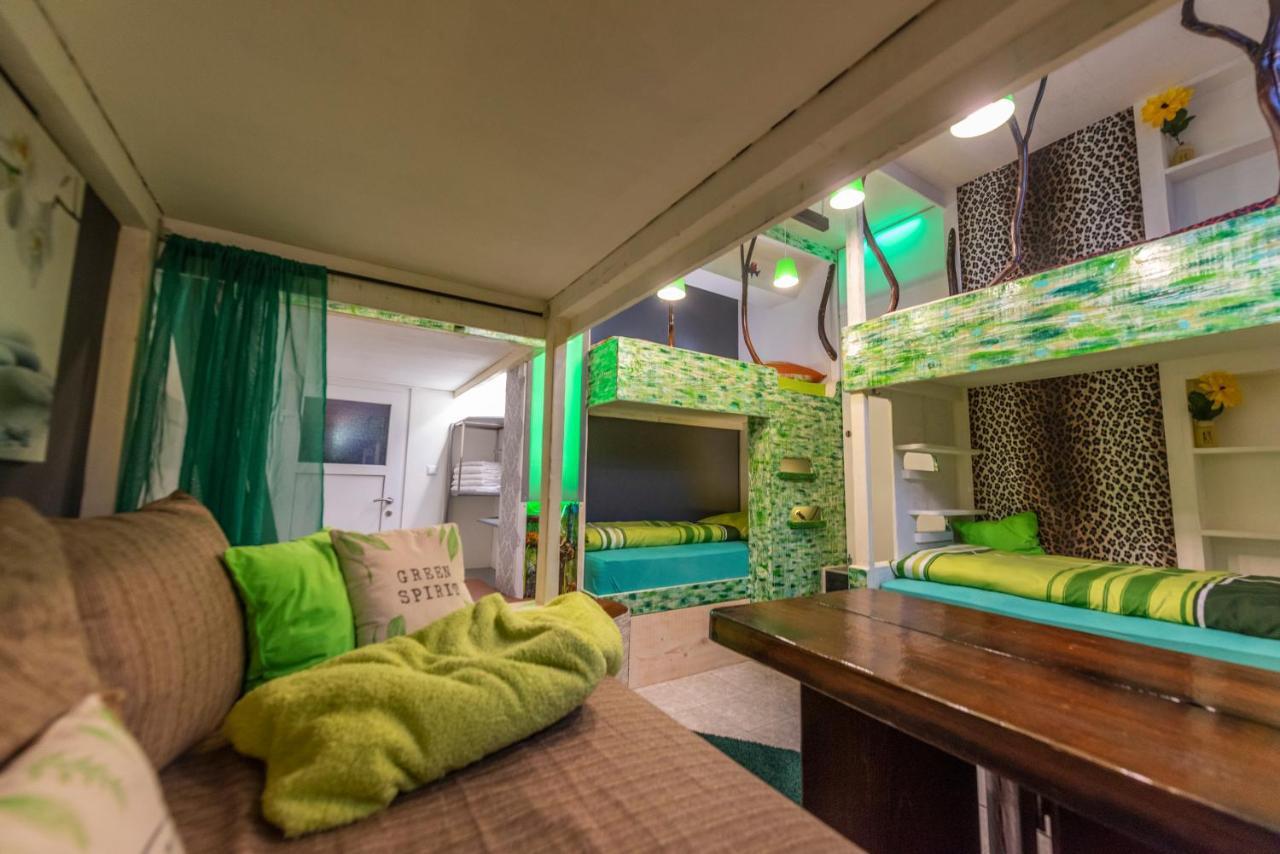 Ricardo Team-Hostel Пиешчана Увала Екстериор снимка