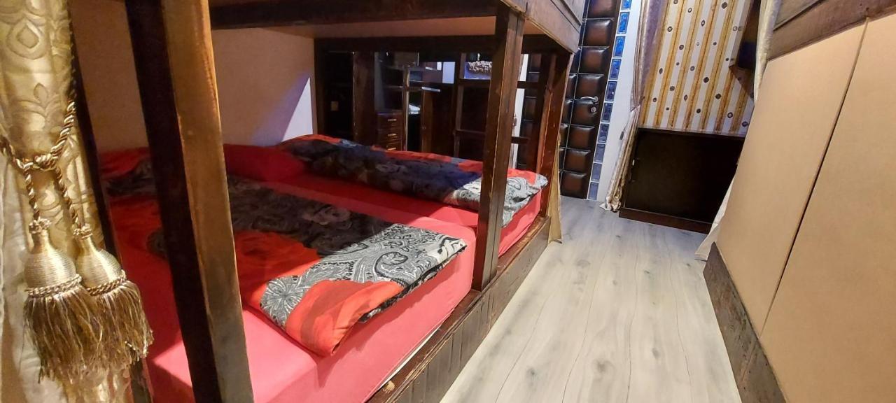 Ricardo Team-Hostel Пиешчана Увала Екстериор снимка